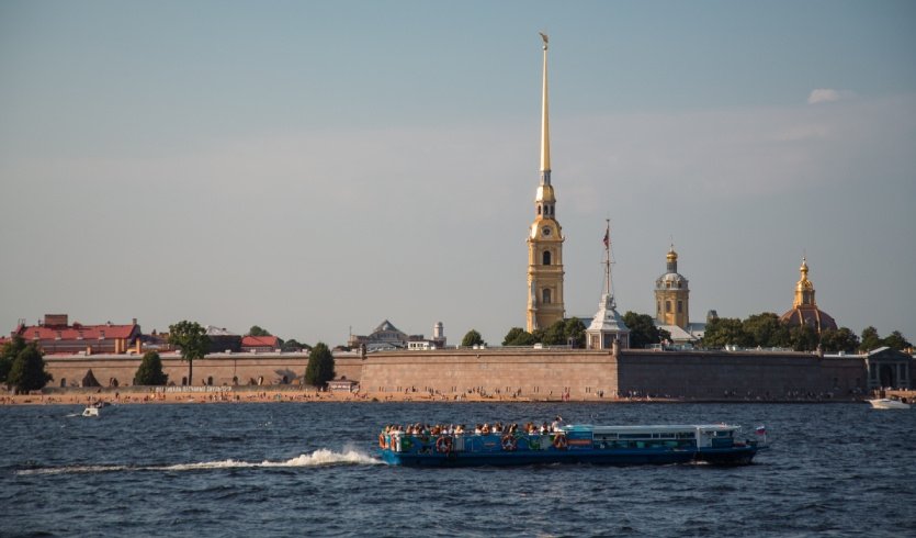 Петропавловская крепость – водные экскурсии по рекам и каналам от 1100 рублей