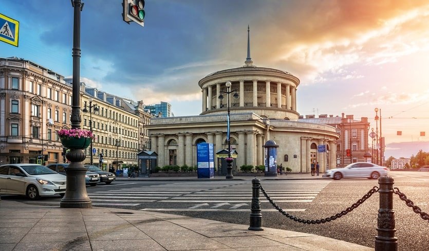 По Невскому проспекту (с посещением легендарной Пышечной) — индивидуальные экскурсии от 1100 руб.