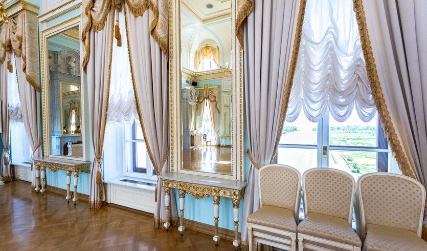 «Как Феникс из пепла: славное прошлое Константиновской резиденции» с дегустацией вин – загородные экскурсии от 1200 рублей