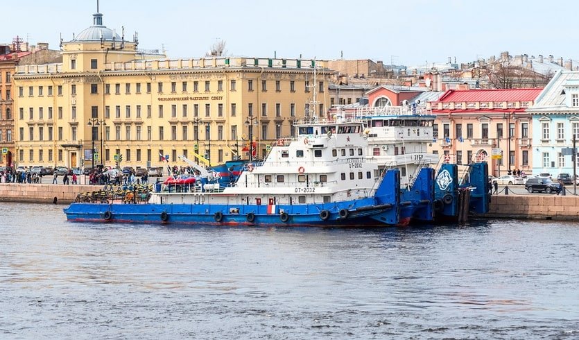 Набережная лейтенанта Шмидта – Пешеходные экскурсии от 600 рублей