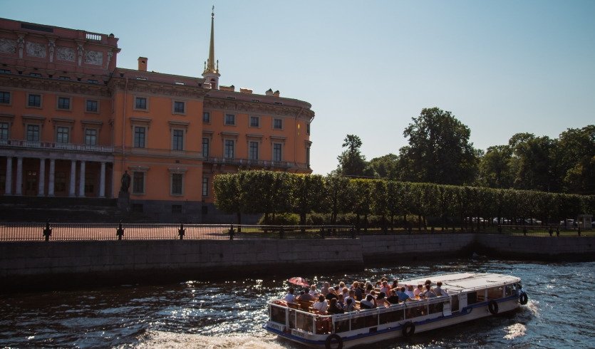 Инженерный замок – водные экскурсии по рекам и каналам от 900 рублей Инженерный замок – водные экскурсии по рекам и каналам от 900 рублей