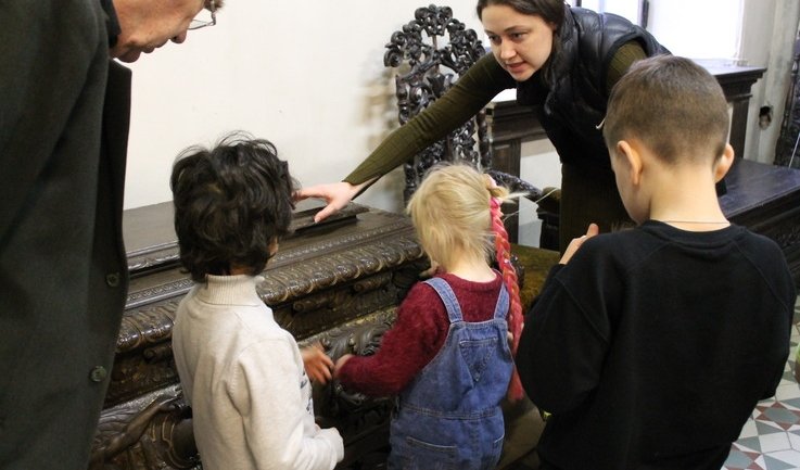 Занятие в музее академии А. Л. Штиглица – Сборные экскурсии для школьников в Санкт-Петербурге Занятие в музее академии А. Л. Штиглица – Сборные экскурсии для школьников в Санкт-Петербурге