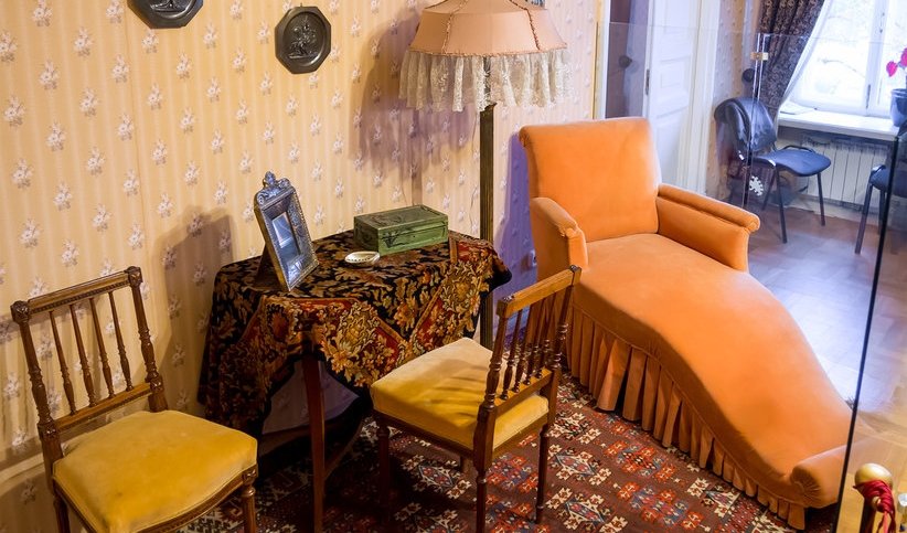 Петербург Блока (с посещением музея-квартиры поэта) — фото № 2 — Фотобанк Лори / Вячеслав Палес  Петербург Блока (с посещением музея-квартиры поэта) — автобусная экскурсия