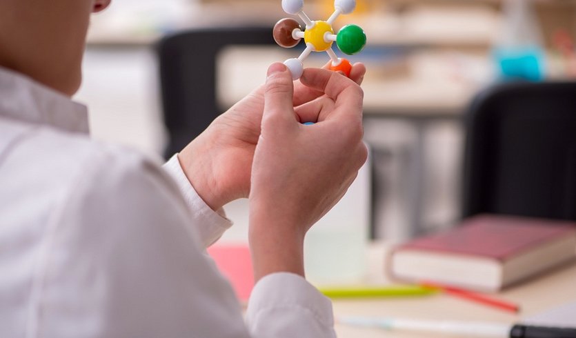 Химия – Сборные экскурсии, мастер-классы, квесты для школьников в Санкт-Петербурге от 1050 рублей