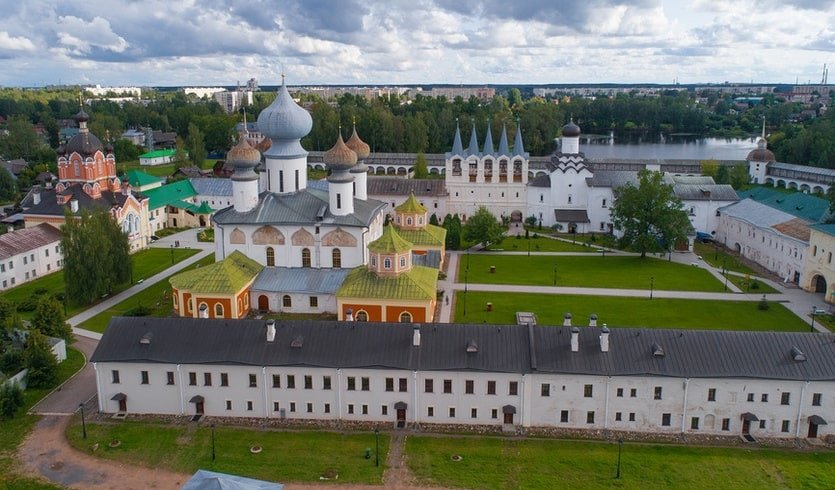 Ленинградская область Тихвин Тихвинский Успенский монастырь