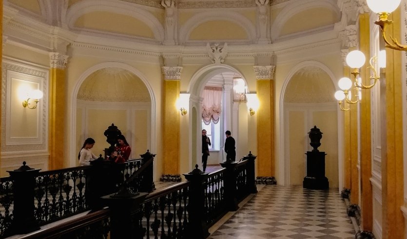 Гатчина — автобусная экскурсия для школьников от 26500 рублей