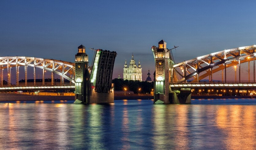 Мост Петра Великого (Большеохтинский) – водные экскурсии по рекам и каналам