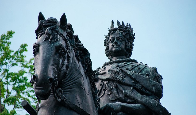 Памятник Петру I возле Михайловского замка — Экскурсии и программы для детей от 240 рублей