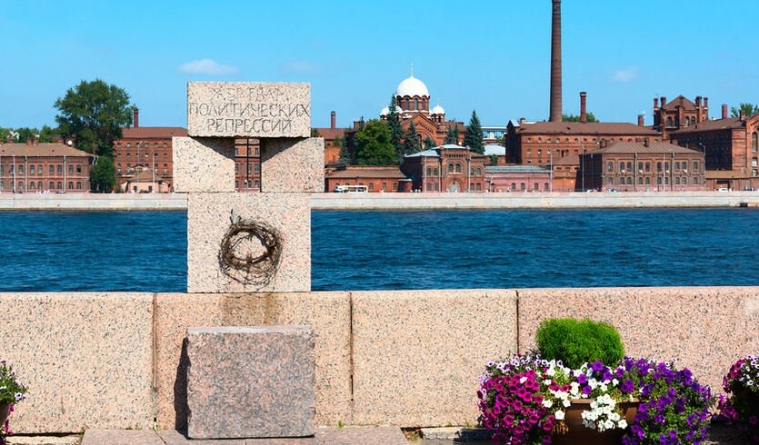 Петербург Ахматовой с посещением Музея Анны Ахматовой в Фонтанном Доме (для заказных групп) – автобусные экскурсии для организованных групп от 1160 рублей