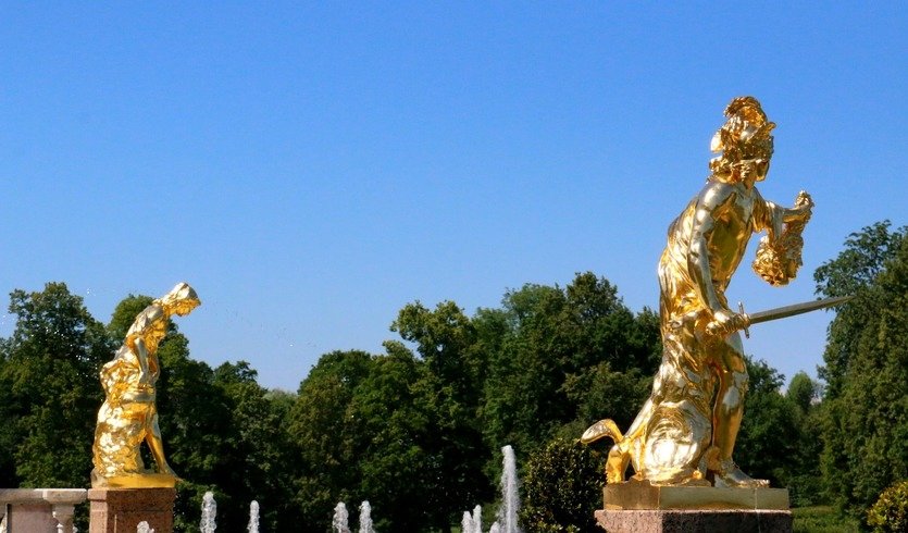 Фонтаны, Петергоф — Выпускные вечера для 9 класса от 5850 рублей Фонтаны, Петергоф — Выпускные вечера для 9 класса от 5850 рублей