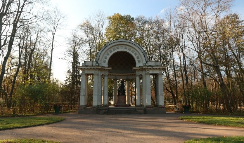 Хозяйка Павловского дворца – Автобусная экскурсия в Павловск (с посещением Жилых комнат императрицы Марии Федоровны) — автобусные экскурсииот 1100 руб.