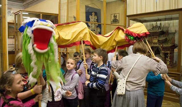 Игровая программа в Кунсткамере — сборные экскурсии, мастер-классы, квесты для школьников в Санкт-Петербурге от 1550 рублей