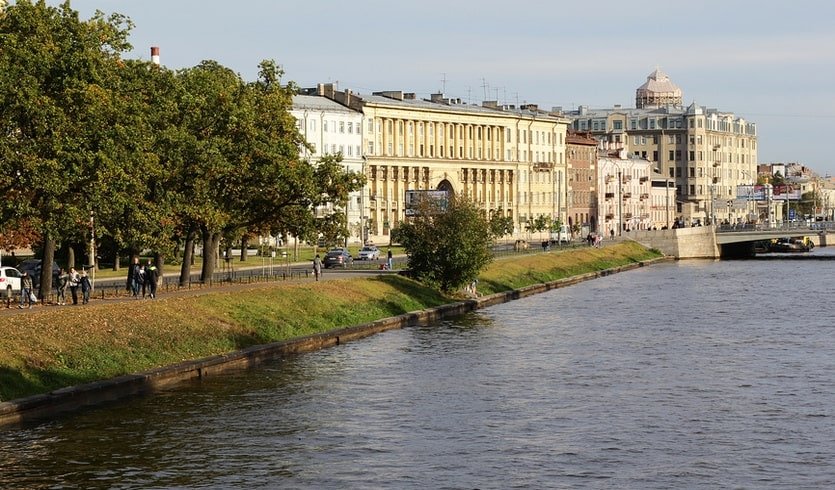 По Ждановской улице на Петровский остров – Пешеходные экскурсии от 600 рублей