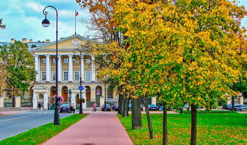 Смольный. Три эпохи — Музеи