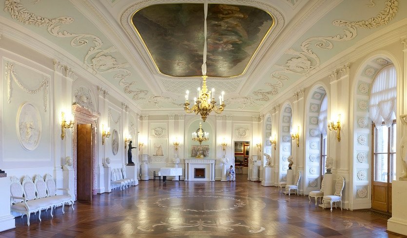 Интерьер Гатчинского дворца – экскурсии и программы для детей от 2600 рублей