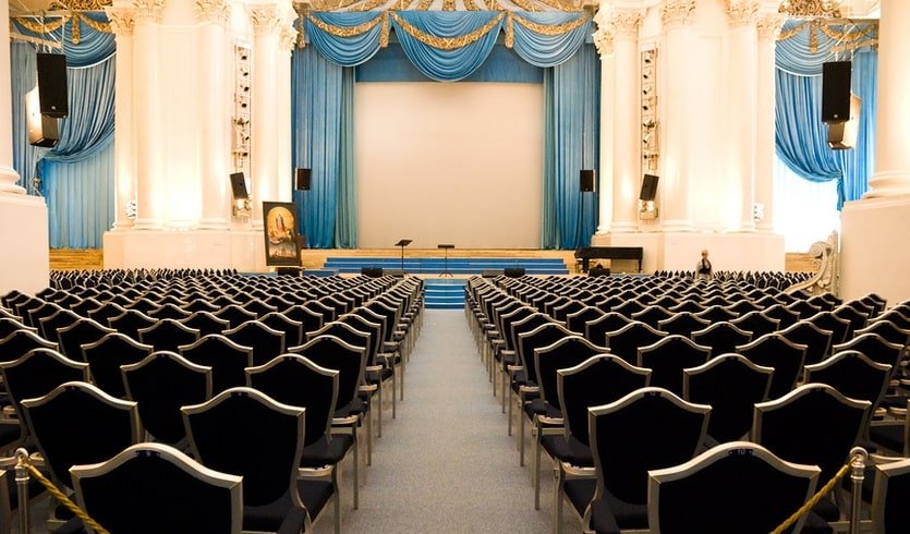 Концертно-выставочный зал – сборные экскурсии для школьников в Санкт-Петербурге от 200 рублей