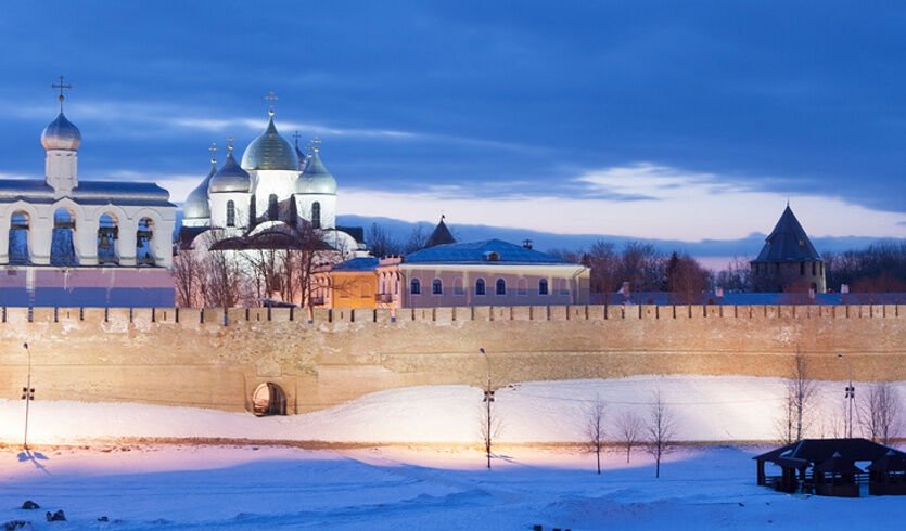 Ночной вид на кремль и Софийский Собор - Туры по России от 18950 рублей