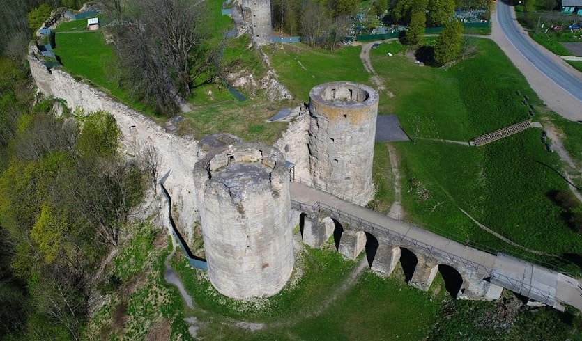 Крепость Копорье — автобусные экскурсии от 1050 руб.