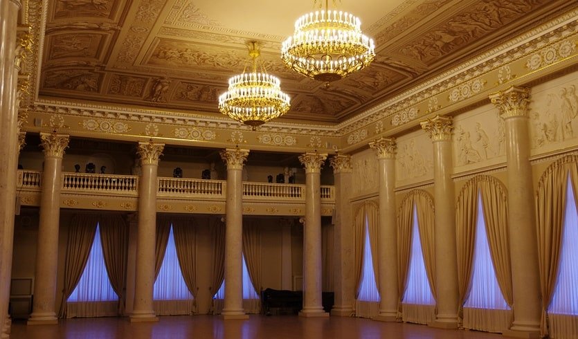 Зал во дворце Нарышкиных-Шуваловых – интерьерные экскурсии от 1900 рублей