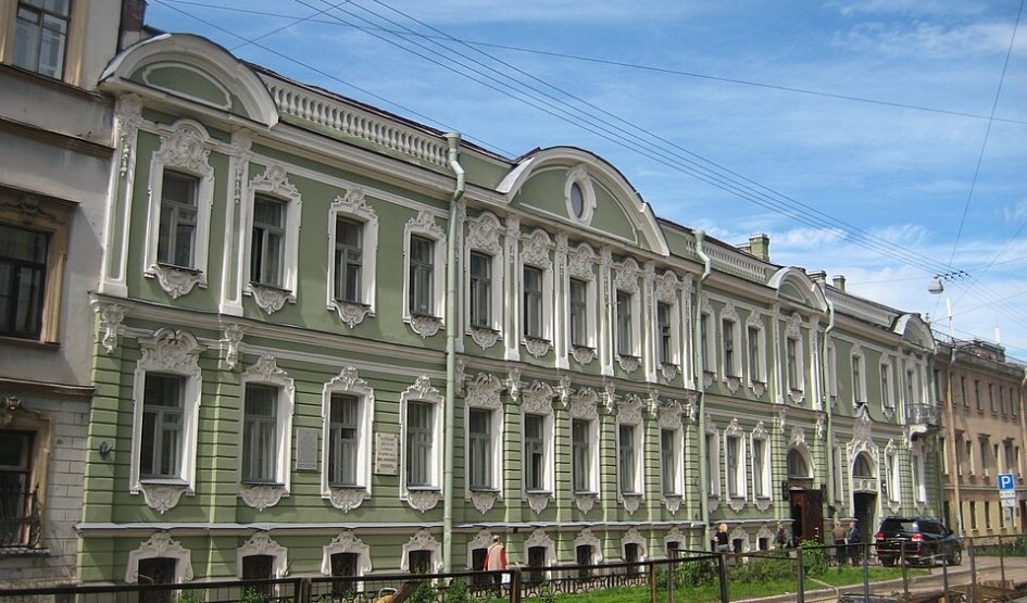 Дом на Моховой улице – пешеходные экскурсии от 1100 рублей