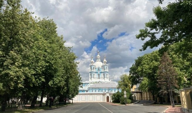 Воскресенский Смольный собор – интерьерные экскурсии для заказных групп от 340 рублец