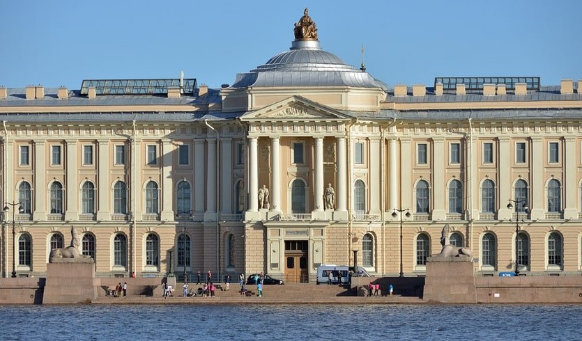 Краткий экскурс в историю античности (отдел слепков и парадные залы Академии художеств) (для заказных групп) – интерьерные экскурсии