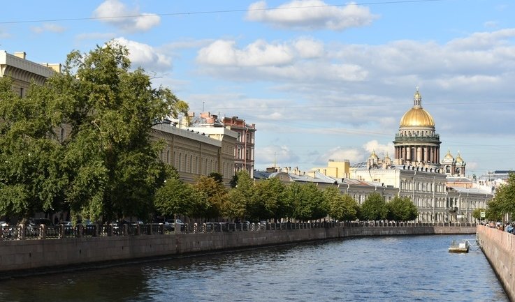 В Петербург с детьми! с пятницы, 5 дней – фото №4 В Петербург с детьми! с пятницы, 5 дней – тур в СПб от 16540 рублей Photo by Maria Rodideal on Uplash