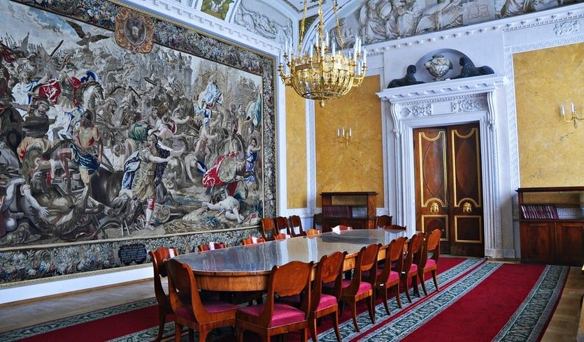 Гобеленовый зал – интерьерные экскурсии от 900 рублей Гобеленовый зал – интерьерные экскурсии от 900 рублей