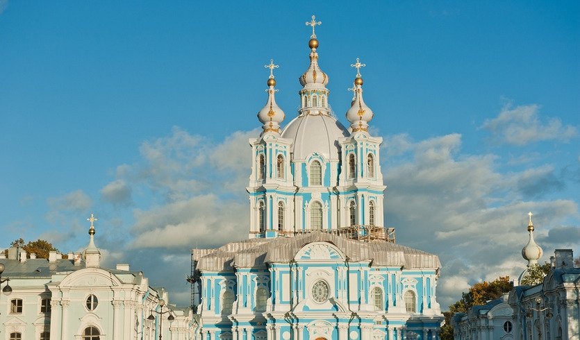 Портреты на фоне города: Анна Иоанновна и Елизавета Петровна (с посещением Сампсониевского собора и Музея Императорского фарфорового завода) — автобусная экскурсия