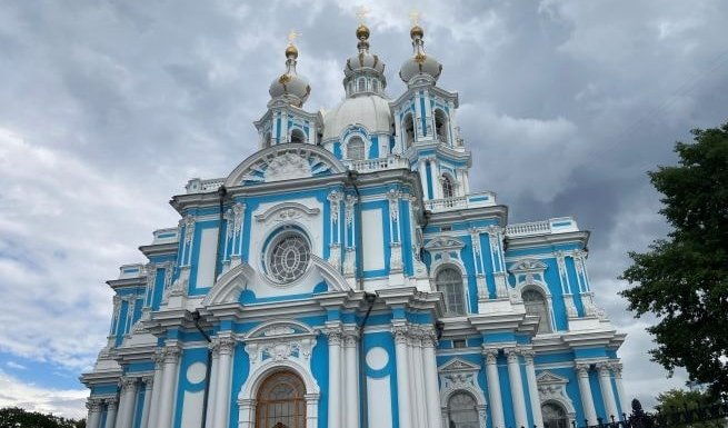Архитектура Смольного собора – фото №1 – интерьерные экскурсии для заказных групп от 355 рублей