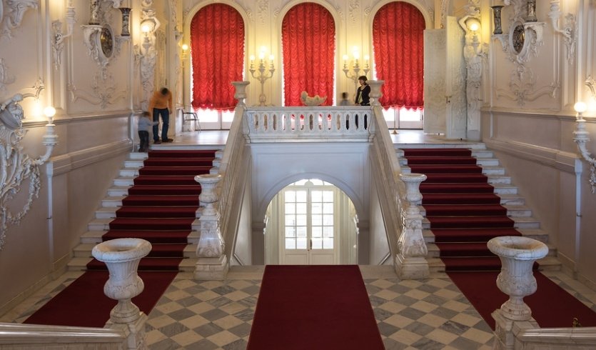 Пушкин (Царское Село) — автобусная экскурсия для школьников от 25100 рублей