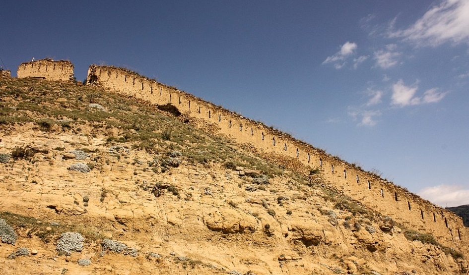 Фрагмент крепостной стены в Гунибе – дагестан от 24300 рублей