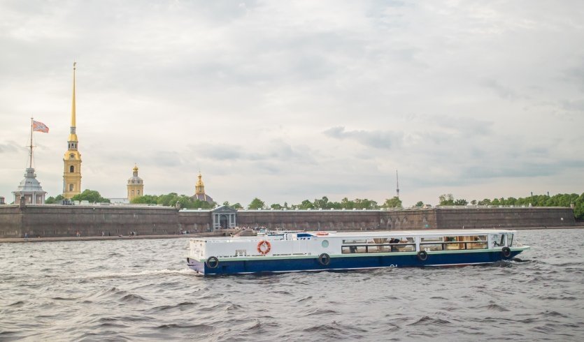 Аренда теплохода «Гармония» – аренда теплохода от 10000 рублей