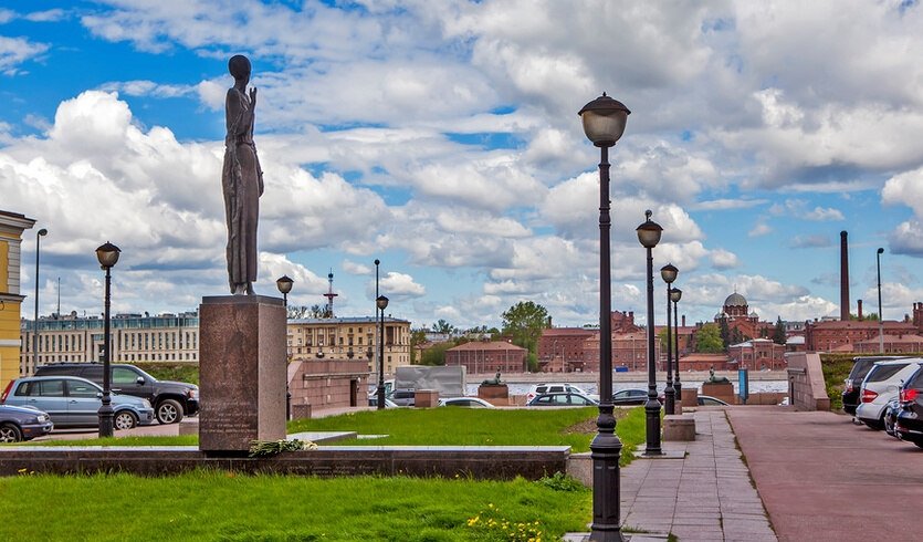 Петербург Ахматовой с посещением Музея Анны Ахматовой в Фонтанном Доме (для заказных групп) – автобусные экскурсии для организованных групп от 1160 рублей