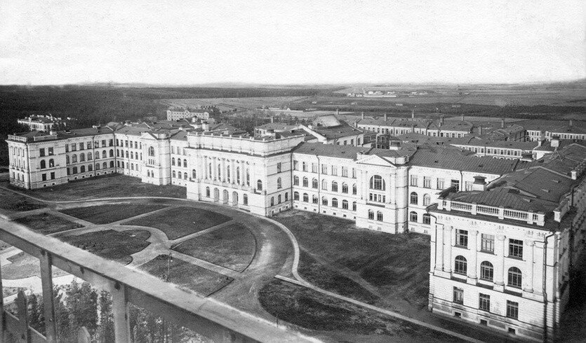 Белоколонный храм науки и культуры (Политехнический университет + музей) — Музеи