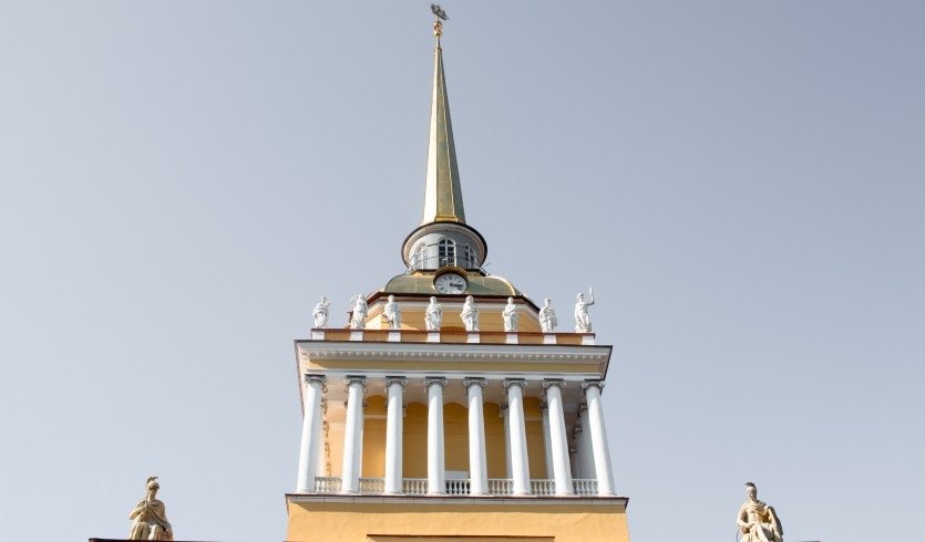 Многоликий Петербург (май-август) – фото №4 – Photo by Elina Sitnikova on Unsplash Многоликий Петербург (май-август) – туры в Санкт-Петербург от 13000 рублей