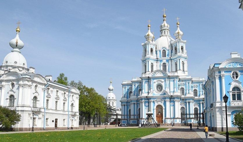 Смольный собор – Экскурсии в музеи и общественные учреждения от 1000 рублей