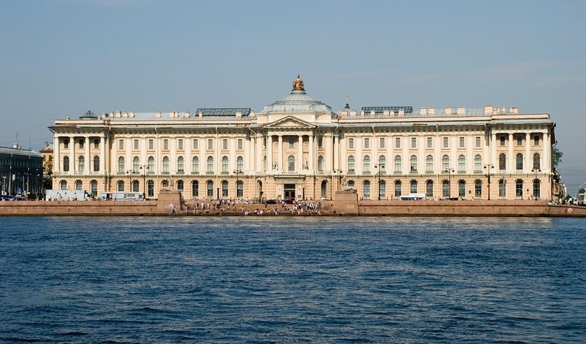 Вокруг Академии художеств – фото №3 – Фотобанк Лори/ Александр Щепин  Вокруг Академии художеств – Пешеходные экскурсии