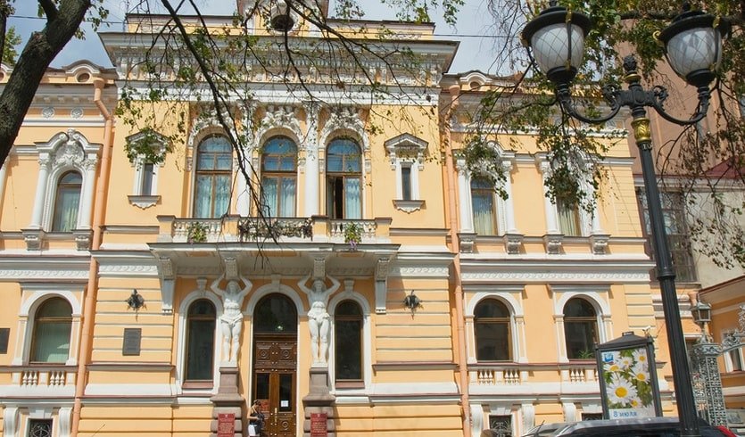 Особняки Фурштатской улицы – фото №1 – Фотобанк Лори/ ИВА Афонская  Особняки Фурштатской улицы – Пешеходные экскурсии