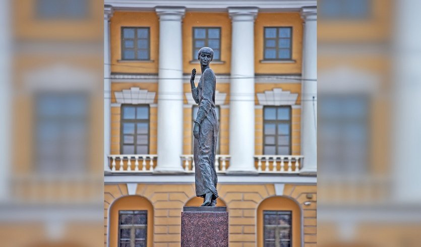 Великие Анны великого города — фото № 1 — Фотобанк Лори / Сергей Афанасьев Великие Анны великого города — автобусная экскурсия