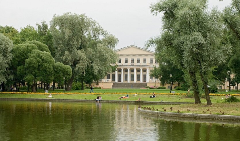 «Проклятие рода Юсуповых» с посещением Юсуповского дворца – автобусные экскурсии от 1100 рублей