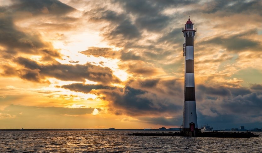 Морская прогулка по маякам Кронштадта – обзорные экскурсии