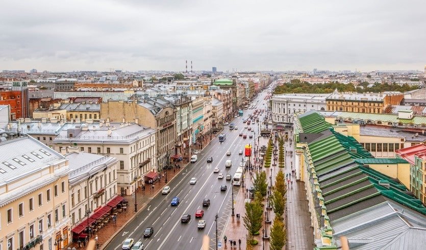 Вид сверху вдоль Невского проспекта в сторону площади Восстания – туры в Санкт-Петербург от 9940 рублей