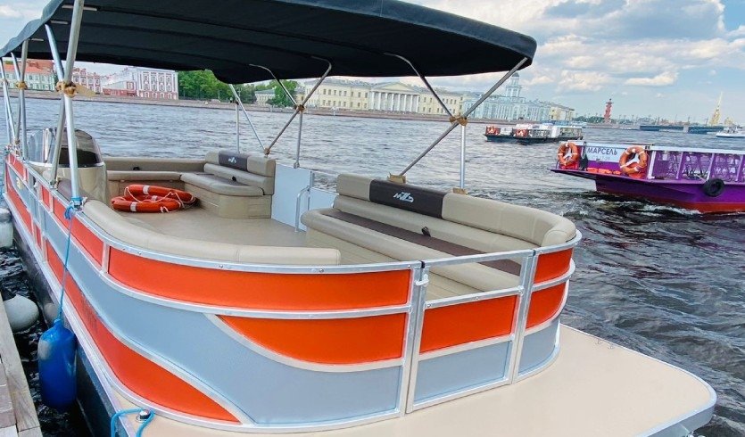 Аренда катера «Медуза» – водные экскурсии по рекам и каналам от 9000 рублей