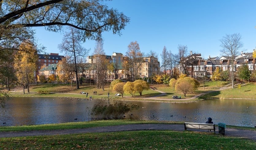 Графский пруд на территории парка усадьбы Орловых-Денисовых – автобусные экскурсии от 1700 рублей