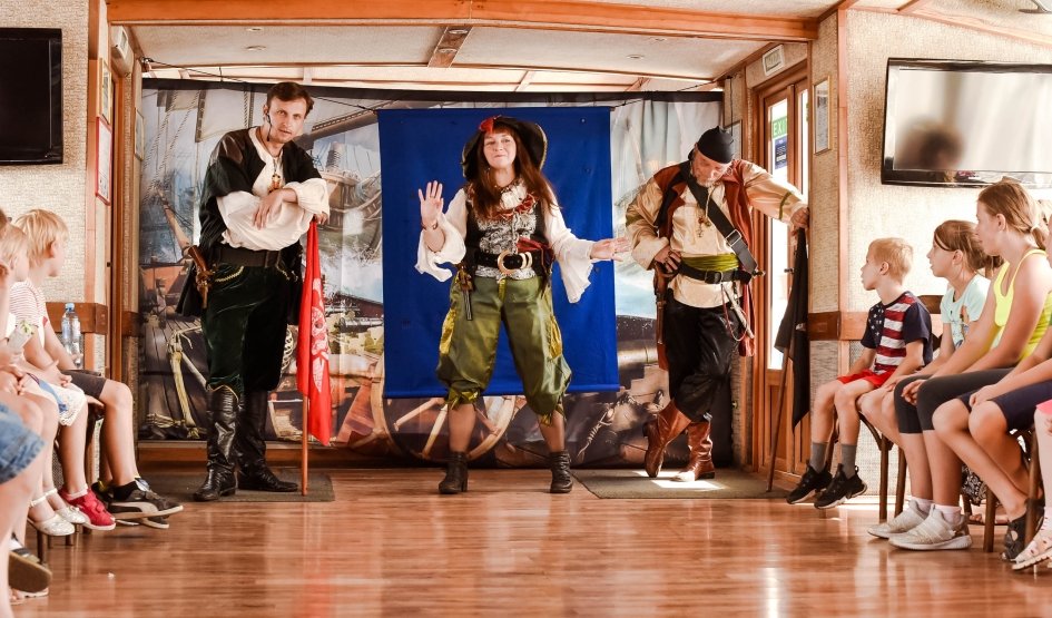 Балтийские витальеры в поисках клада – сборные экскурсии для школьников в Санкт-Петербурге