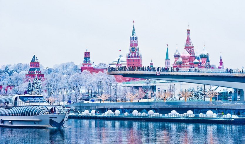 Вид на Кремль с Москвы-реки – туры в Москву от 22800 рублей Вид на Кремль с Москвы-реки – туры в Москву от 22800 рублей