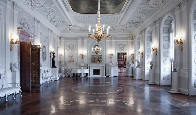 Молодожены в Гатчине — Индивидуальные (VIP) экскурсии и туры в Санкт-Петербурге от 9200 руб.