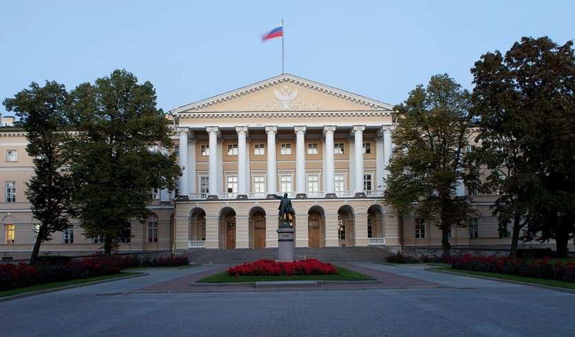 Смольный - эра милосердия – интерьерные экскурсии для заказных групп от 1220 рублей