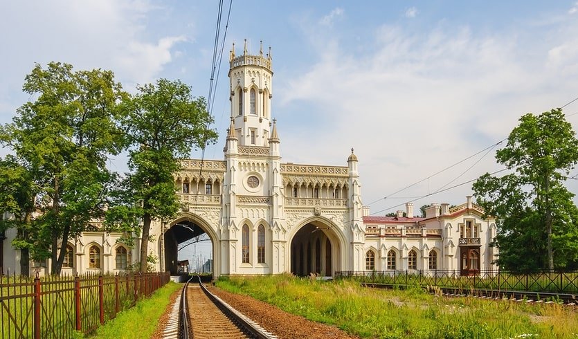 Велосипедная прогулка «Архитектура Петергофа Н. Бенуа и Дачи Бенуа» – Пешеходные экскурсии